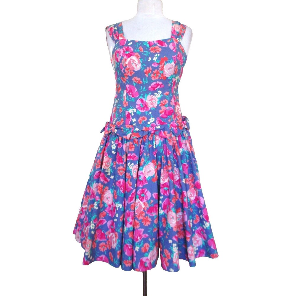 Vintage Laura Ashley Tea Dress Medium Women Cottagecore Floral Cotton Crinoline